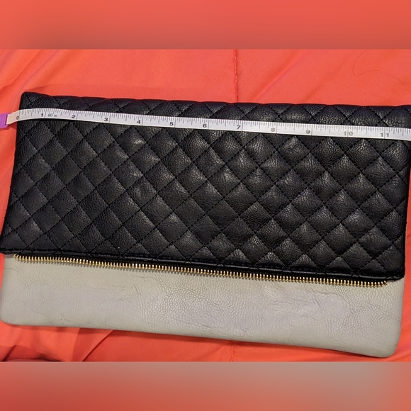 EUC Icing black and grey clutch - Picture 3 of 8